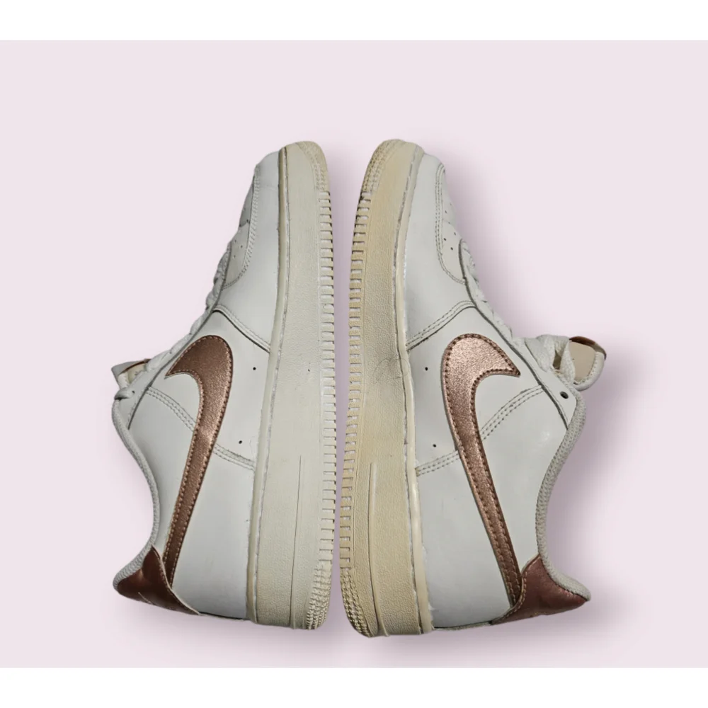 Nike Air Force 1 Low Summit White Metallic Red Bronze 314219-129 SZ 7Y